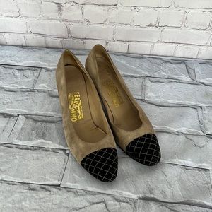 Salvatore ferragamo leather pumps size 9